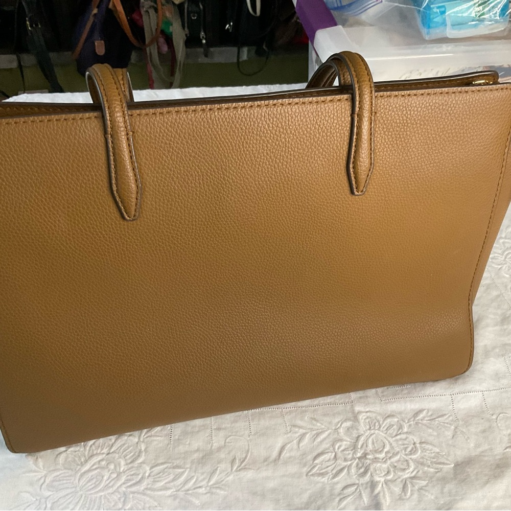 Tory Burch Robinson tan pebbled Leather Tote Bag - Picture 2 of 14